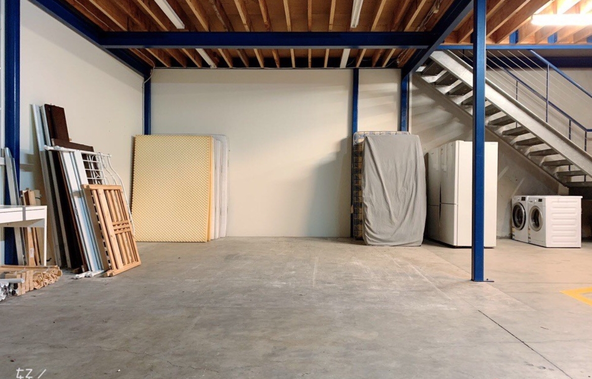 蚂蚁物流 搬家 寄存 邮寄 清洁 家具租赁 wx KRL119